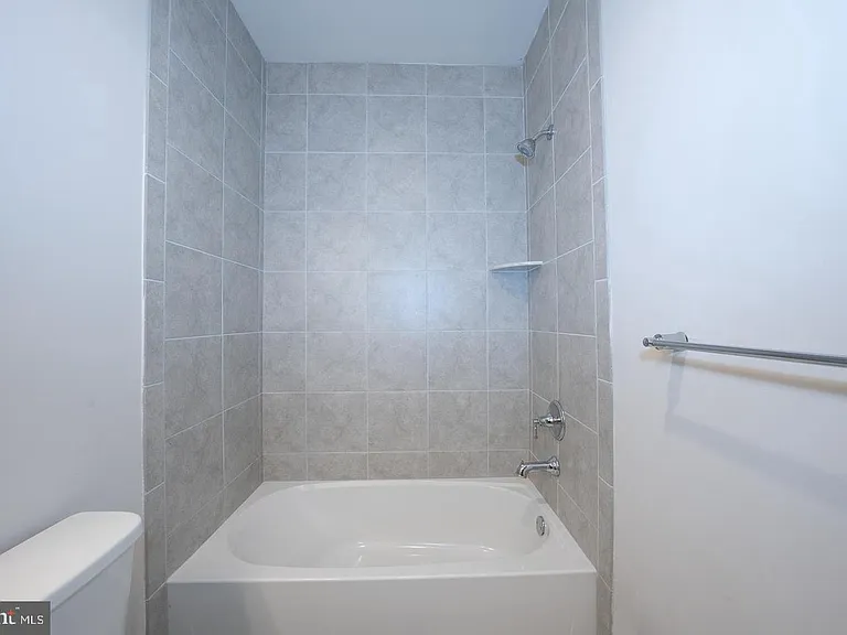 220 Charles Ellis Dr — Photo 42
