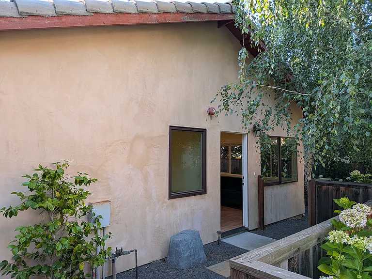 2308 Hillside Dr — Photo 14