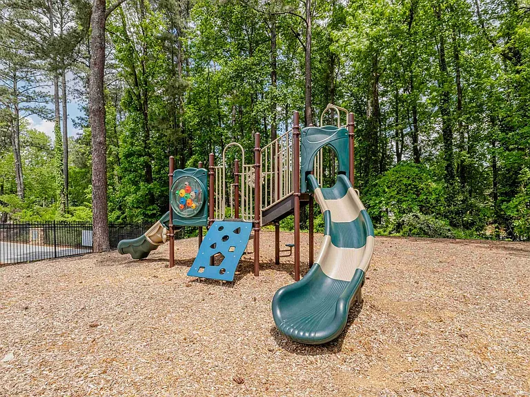 Manchester Ridge | Modern Living in the Heart of College Park — Photo 19