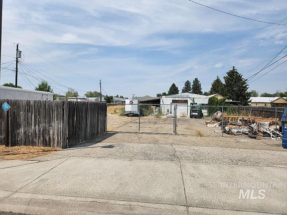 3rd image of 606 E 43rd St