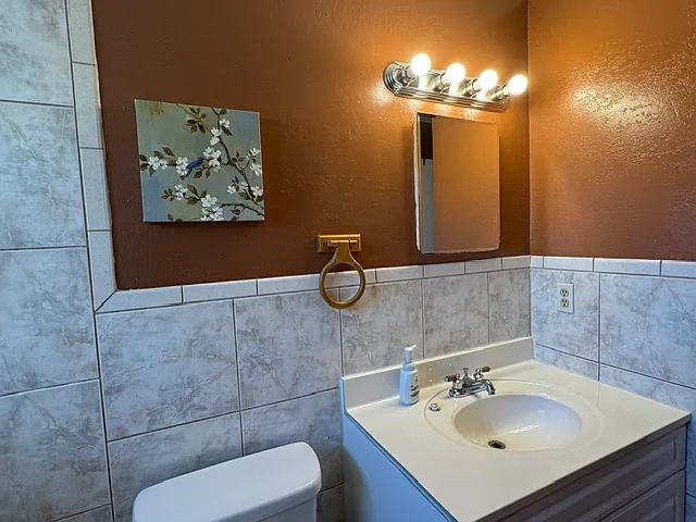 2480 Victor Rd — Photo 9