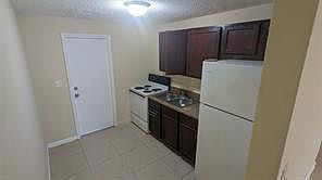 4th image of 2730 NW 15th Court