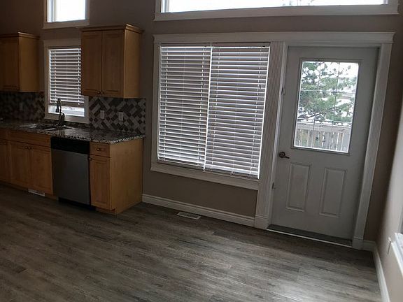 4th image of 400 Williams Dr #6