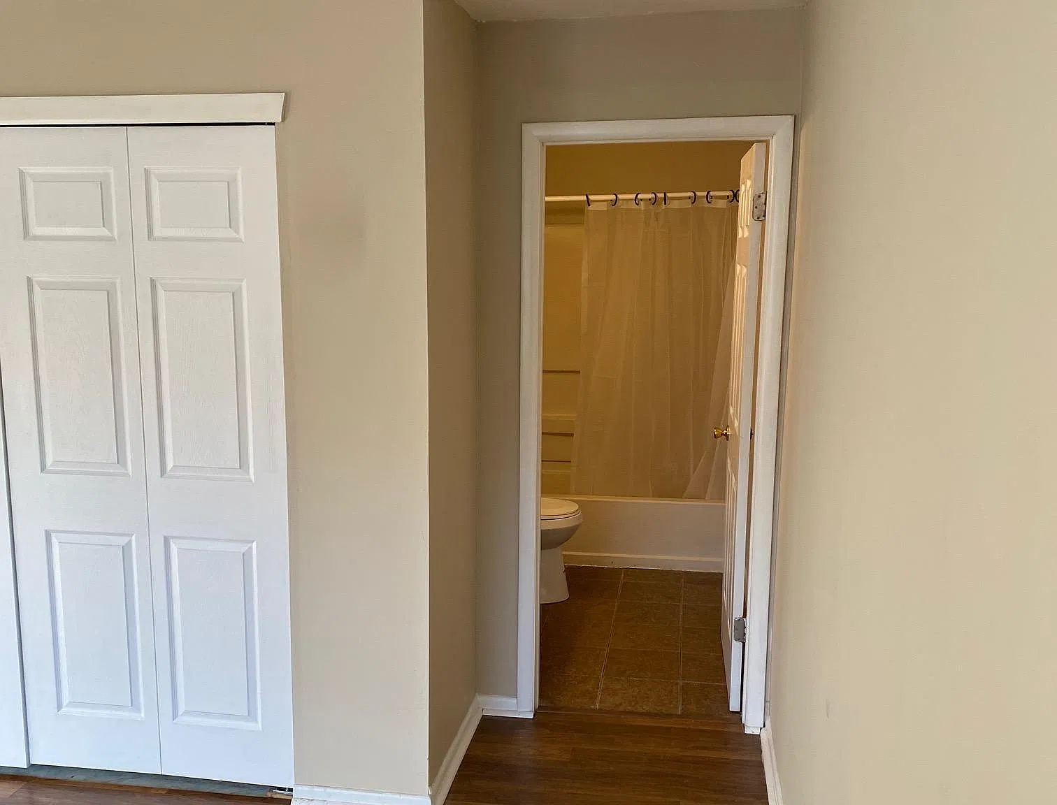 2 bed, 1000 sqft, $1,900 — Photo 4