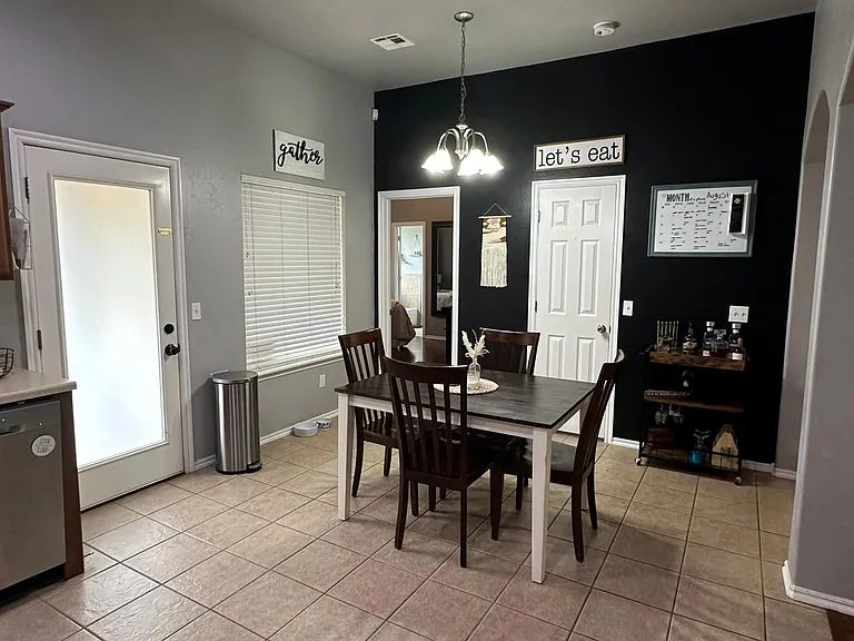 809 N Euclid Ave — Photo 6