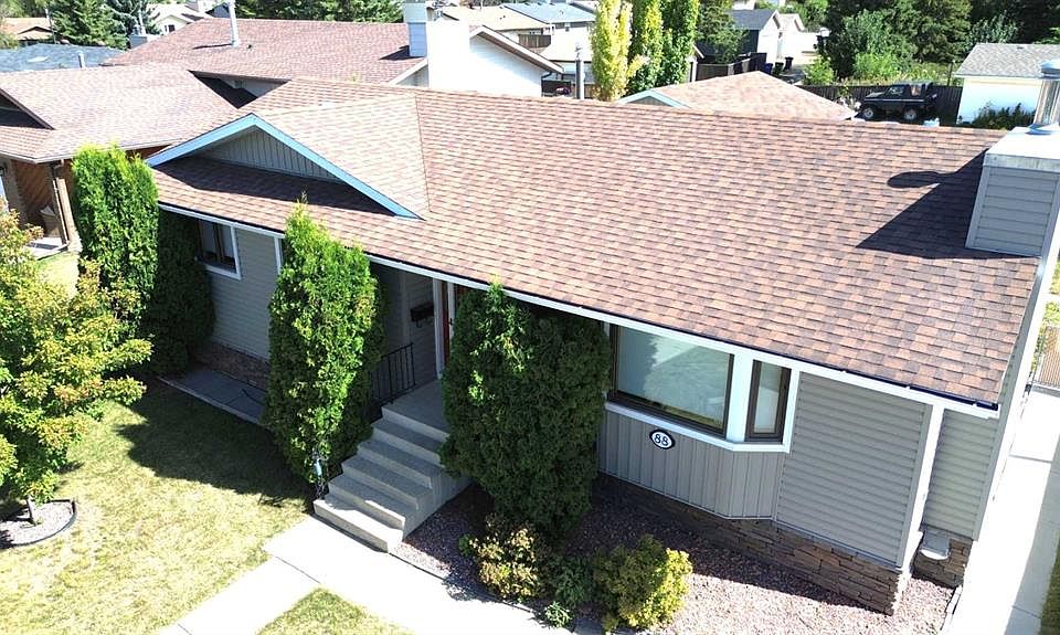 1st image of 88 W McCullough Cres