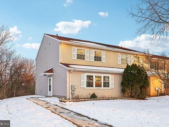 2nd image of 318 Carlyn Ct