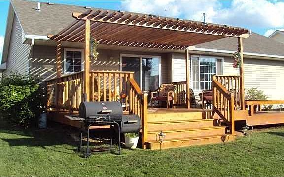 Large Deck w/ Pergola