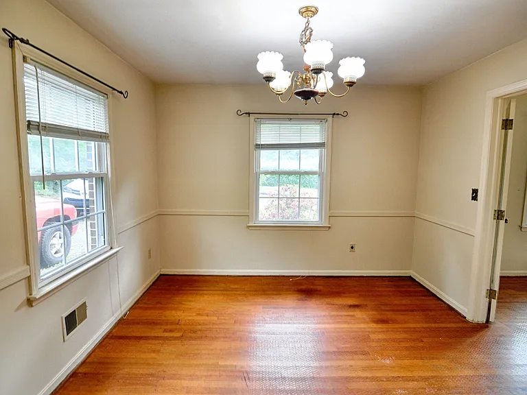 1526 Smith Level Rd — Photo 5