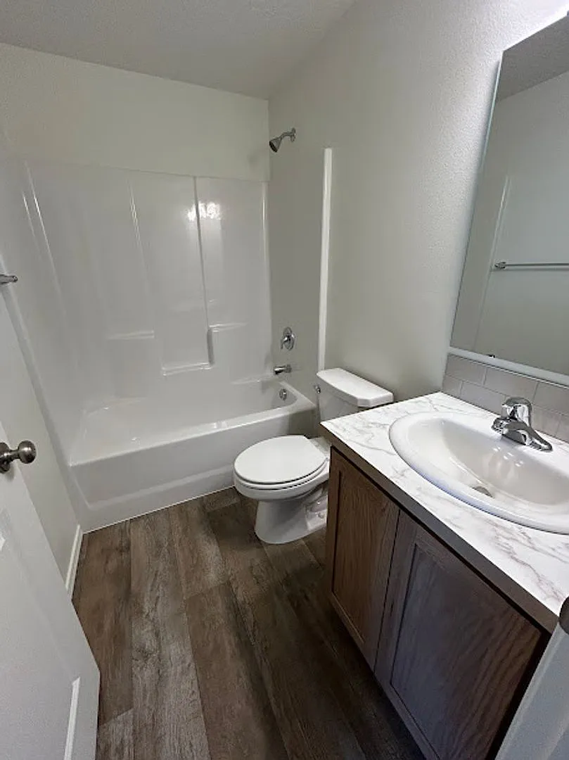 Town Home for Rent! — Photo 3