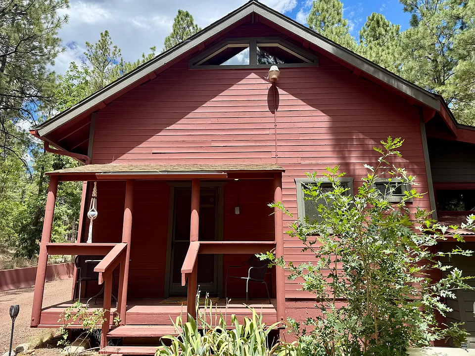4985 N Primrose Cir