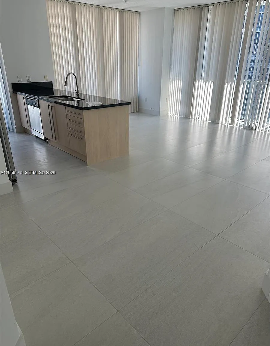 The Axis On Brickell Ii C — Photo 3