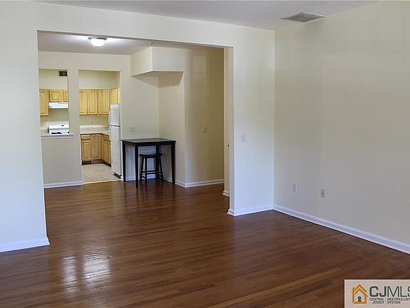 5th image of 231 Pinelli Dr #231