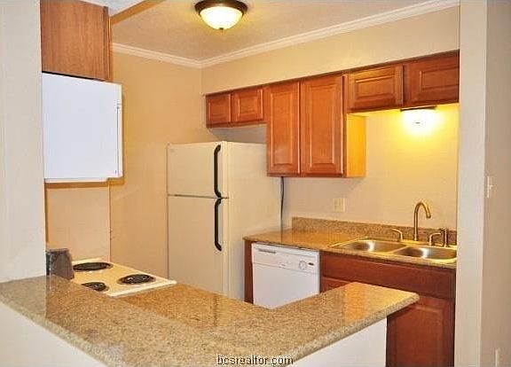 3rd image of 904 University Oaks Blvd APT 028