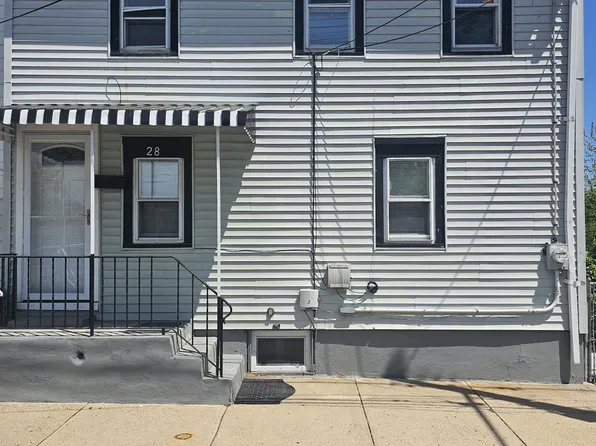 28 Bond St, Trenton, NJ 08618