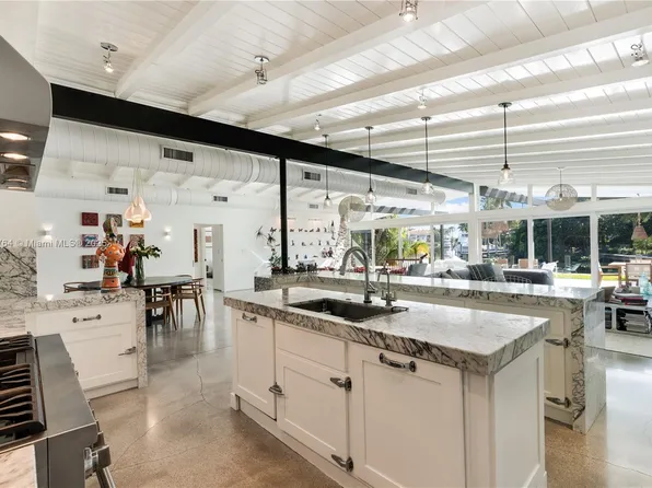 270 Island Dr, Key Biscayne, FL 33149