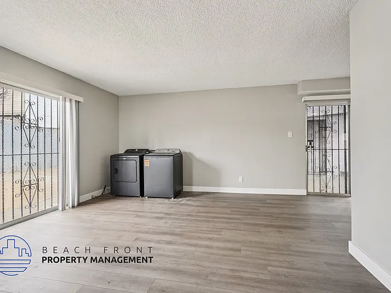 11626 Cedar Ave — Photo 8