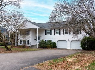 7 Vaillencourt Dr, Framingham, MA 01701