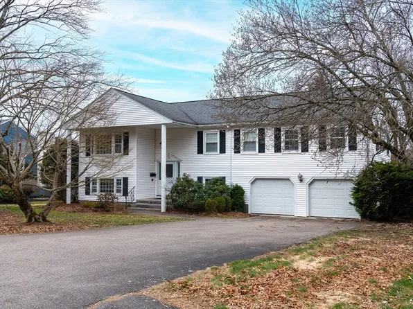 7 Vaillencourt Dr, Framingham, MA 01701