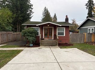 6715 NE Pine St, Suquamish, WA