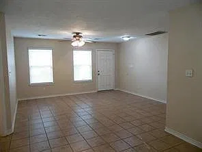 3 bed, 2.0 bath, 1080 sqft, $1,300 — Photo 4