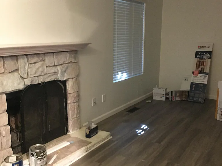 407 Enterprise Dr — Photo 2