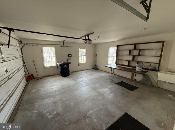 647 Homestead Dr, Elverson, PA 19520