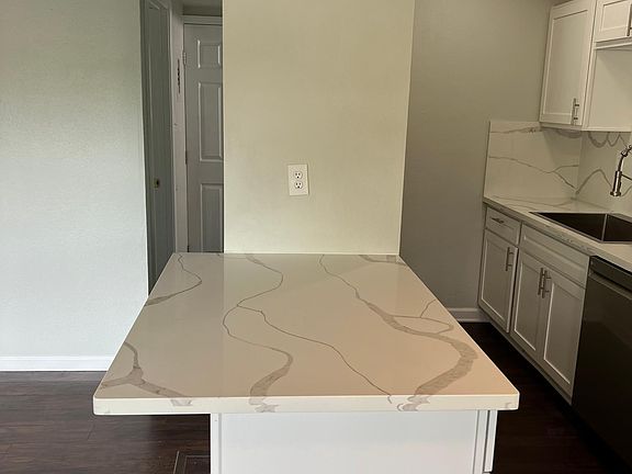 3rd image of 3222 2nd Ave APT 4