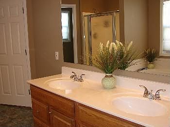 5th image of 223 Rose Park Dr