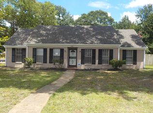 2932 S Mendenhall Rd, Memphis, TN 38115