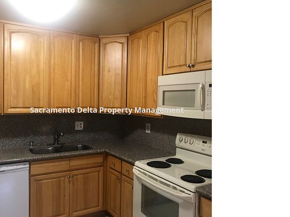 3rd image of 1004 Marston St