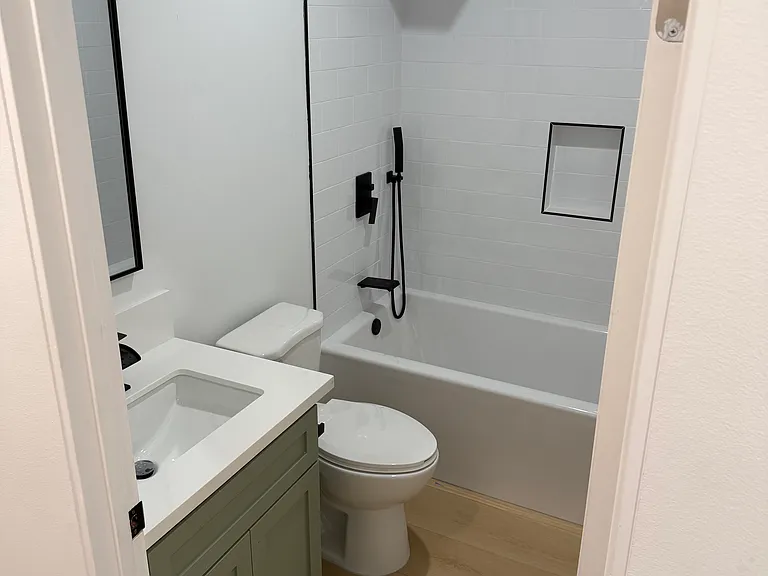 3205 Ganahl St — Photo 9