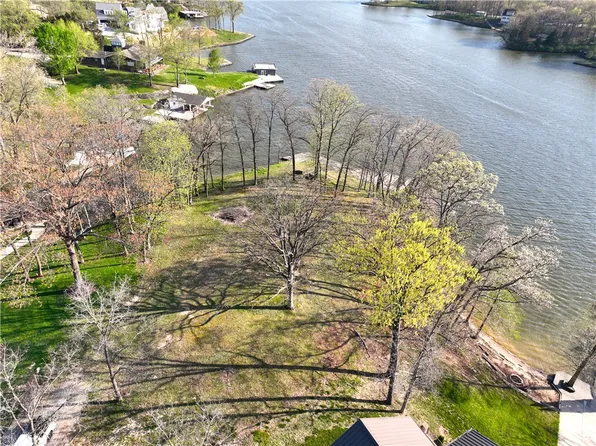 9325 N Court 10, Effingham, IL 62401