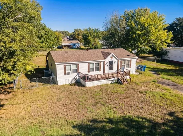 210 E Shadowwood St, Mabank, TX 75156