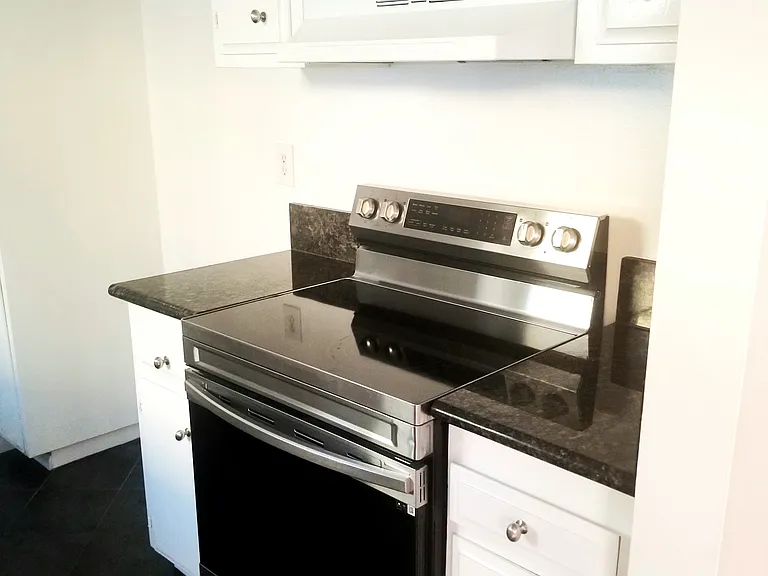 kitchen stove with Oven and counter