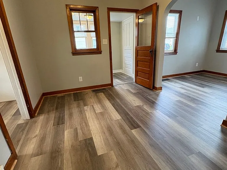 1115 Hollister Ave — Photo 16
