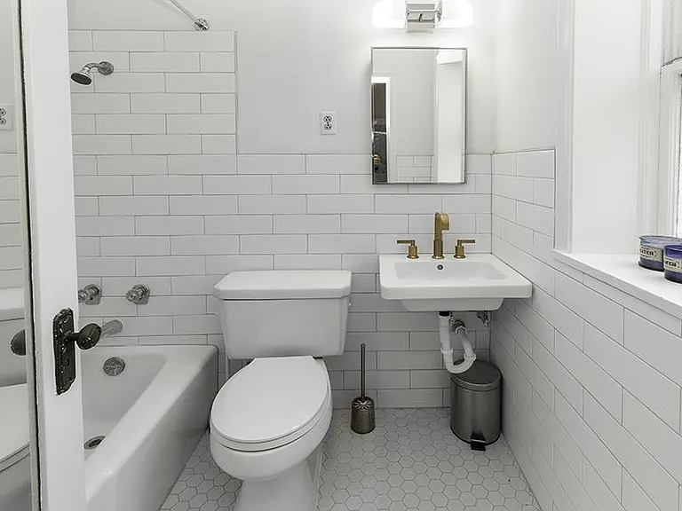 The Hillcrest — Photo 13