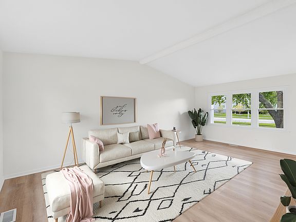 3rd image of 403 Monet Cir