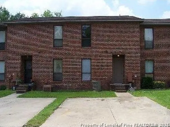 1406 Tangora Ln, Fayetteville, NC 28304