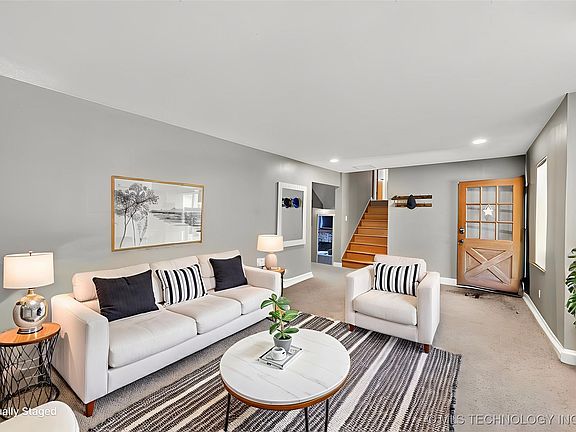 3rd image of 1115 Grandview Rd