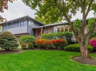 10 Yorkshire Rd, Marblehead, MA 01945