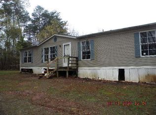 104 September Ln, Moneta, VA 24121