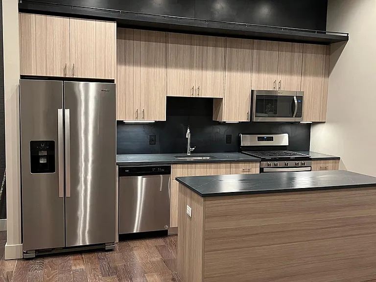 622 Gross St #303 — Photo 3