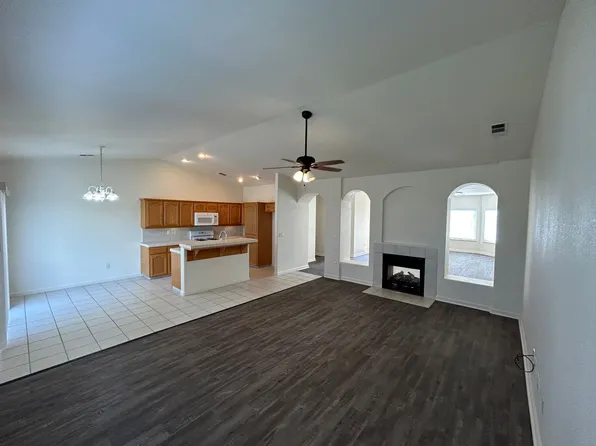 985 Golf Ave, Lemoore, CA 93245