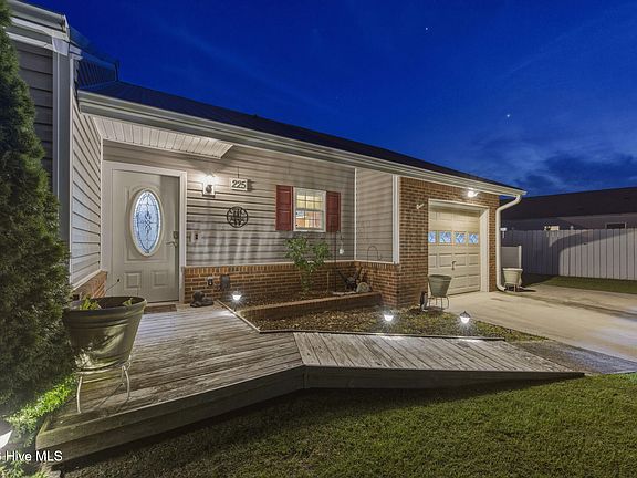 5th image of 225 Spruce Court