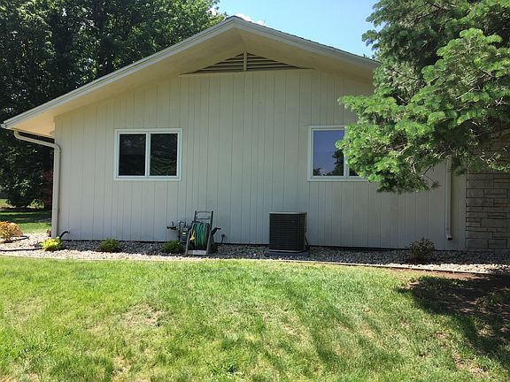 4th image of 595 S Meadow Dr