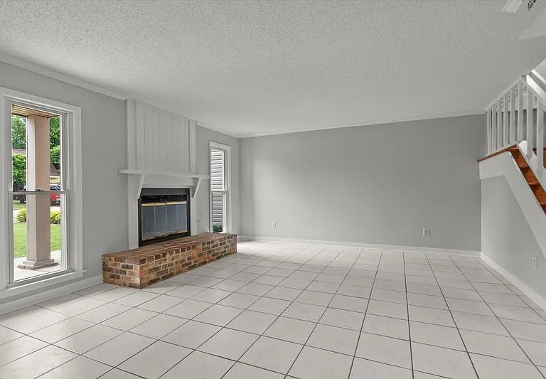 429 Russell St NE — Photo 4