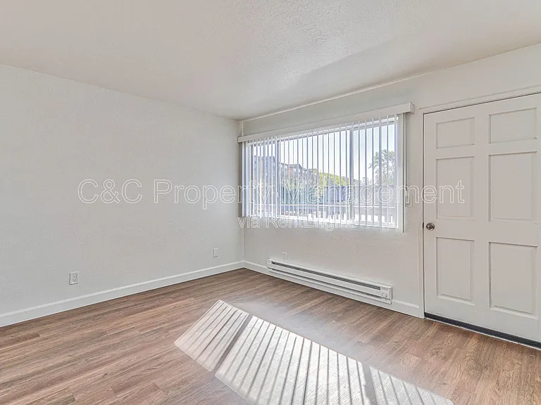 290 Pennsylvania Dr #10 — Photo 3