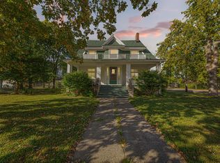 504 7th St NW, Faribault, MN 55021