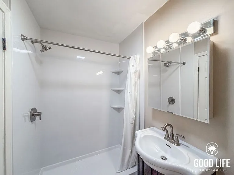 5252 Balboa Arms Dr #228 — Photo 7